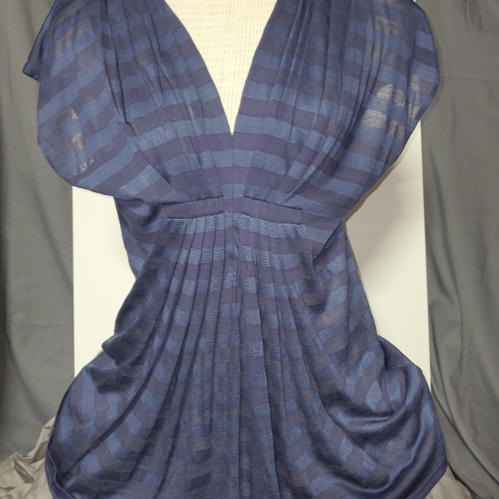 Calvin Klein size small NEW WITHOUT TAGS